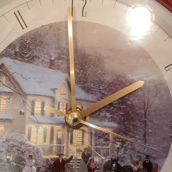 Thomas Kinkade CHRISTMAS Carol Clock 12 Songs VILLAGE 8" - Light Sensor NEW - Picture 6 of 9